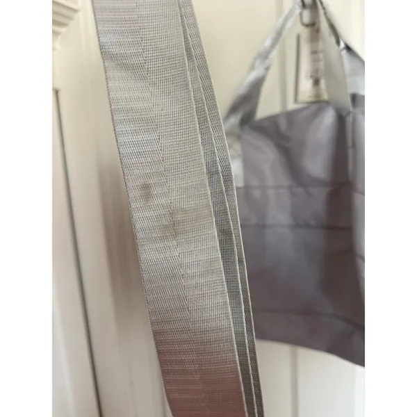 NWT‎ Halara silver gray gym bag - Image 5