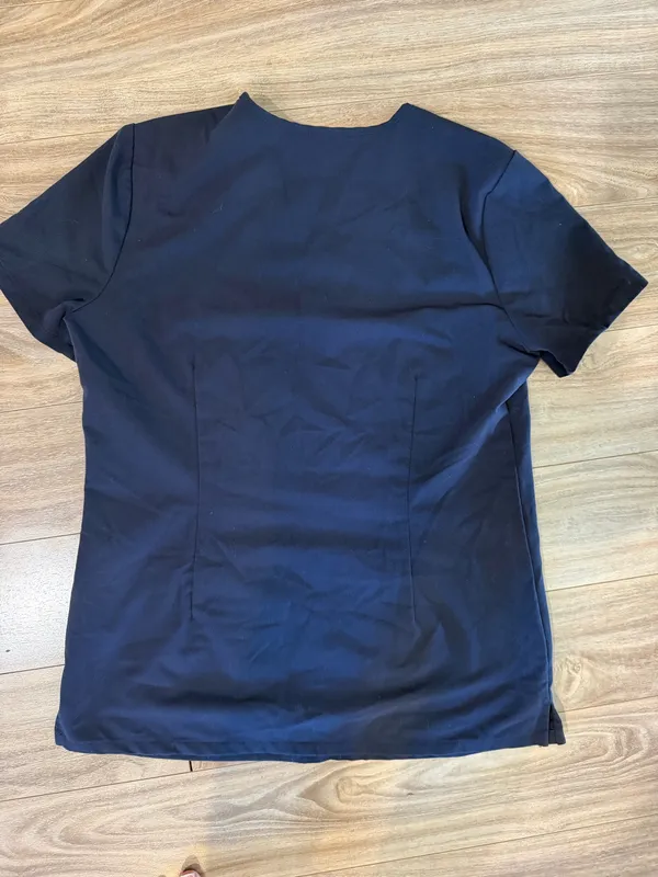Women’s FIGS scrub top XS Dark Space Grey  - Image 2