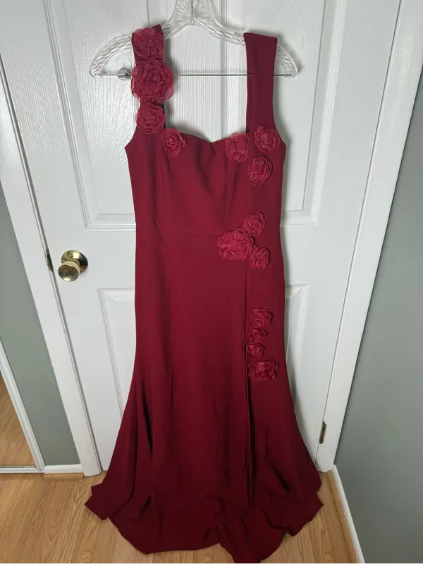 Elliatt Evanora Floral Gown in Red L - Image 2