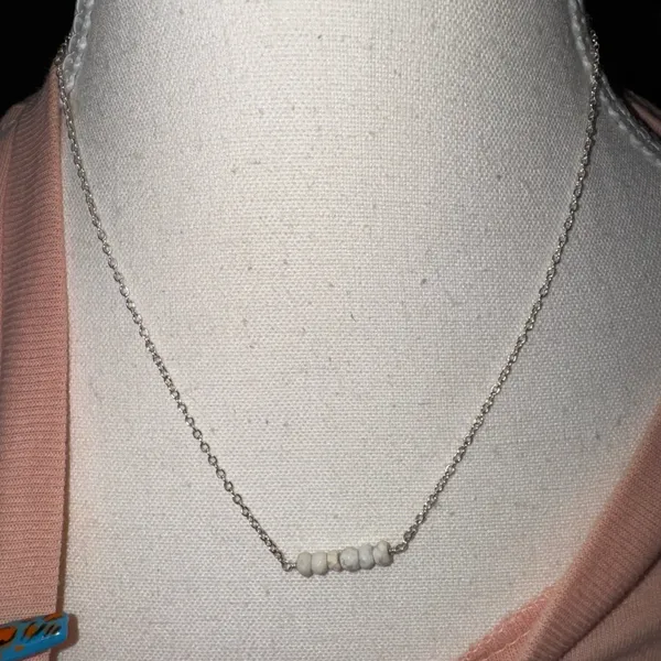 Howlite necklace Silver - Image 2