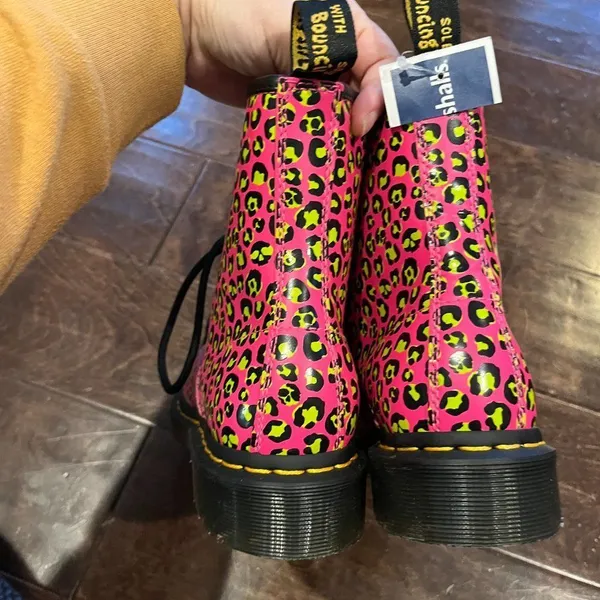 Dr Martens 1460 Leopard Smooth Leather Lace Up Boots Hot Pink NWT - Image 6