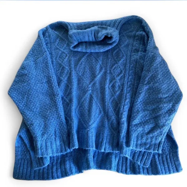 Cozy Blue Cable Knit Sweater - Image 2
