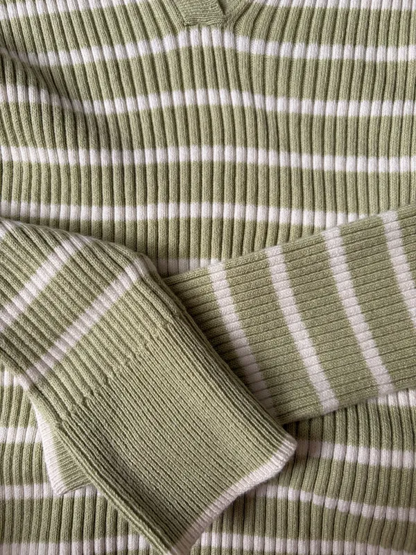 American Eagle Sweater - Image 3