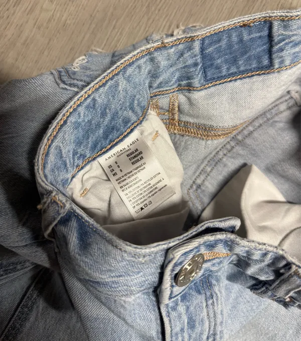 American eagle tomgirl jeans  - Image 5
