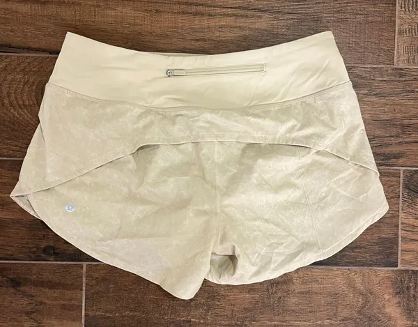 Lululemon Speed Up Shorts 2.5 - Image 3