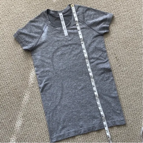 Lululemon Swiftly Tech Short Sleeve 2.0 Crew Shirt Size 6 Slate White Like New - Image 4