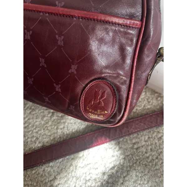 Italian Red Leather Shoulder Bag Logo Quiet Luxury Classic Business Professional - Image 6