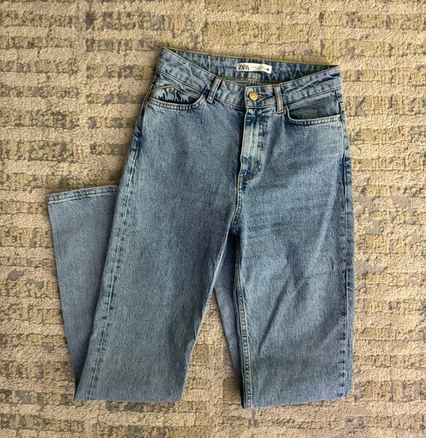 High Waisted Boyfriend Jeans - Image 3