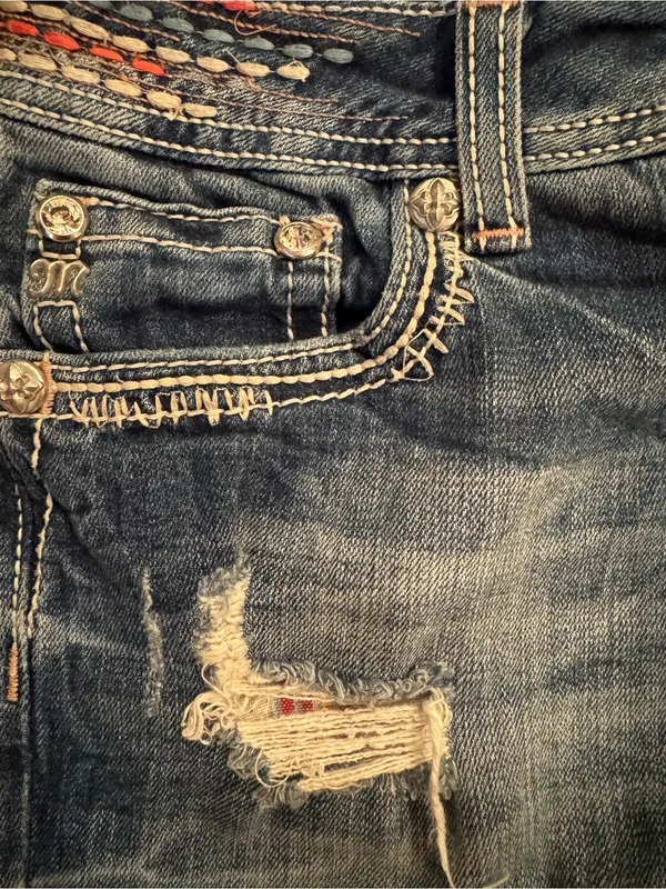 Miss Me Y2K Distressed Denim Shorts Size 30- Embroidered Waistband- EUC Vintage - Image 4