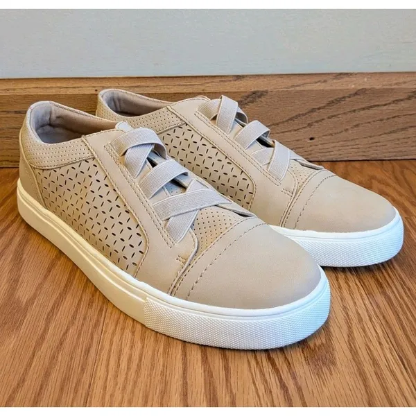 DV by Dolce Vita Women Sz 7 Amino Sneaker Slip On Minimalist Clean Girl Preppy - Image 2