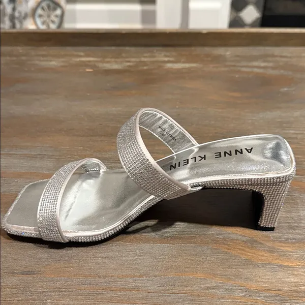 Anne Klein Women’s Sandals Size 5 New Silver Rhinestone‎ Block Heel Dressy - Image 4