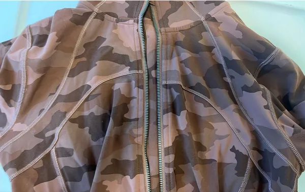 Lululemon Scuba Full-Zip - Image 4