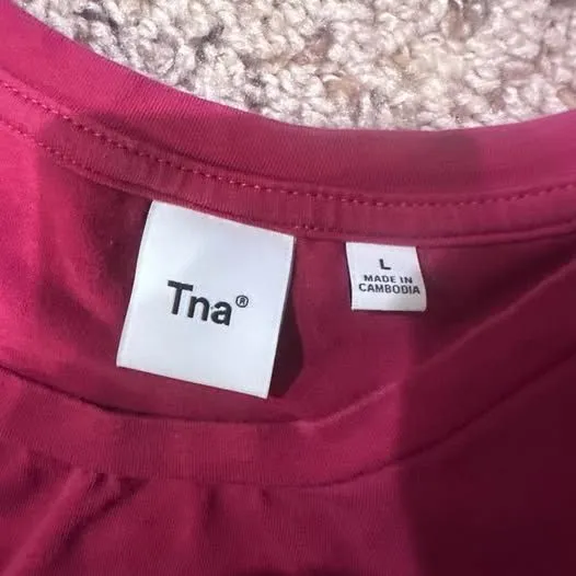 Aritzia TNA cropped tee - Image 2