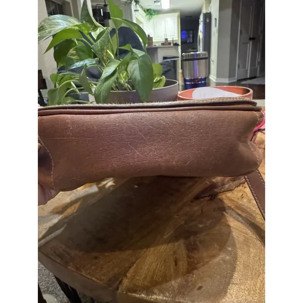G.H.‎ Bass & Co. Brown Leather Shoulder Crossbody Bag Purse - Image 5