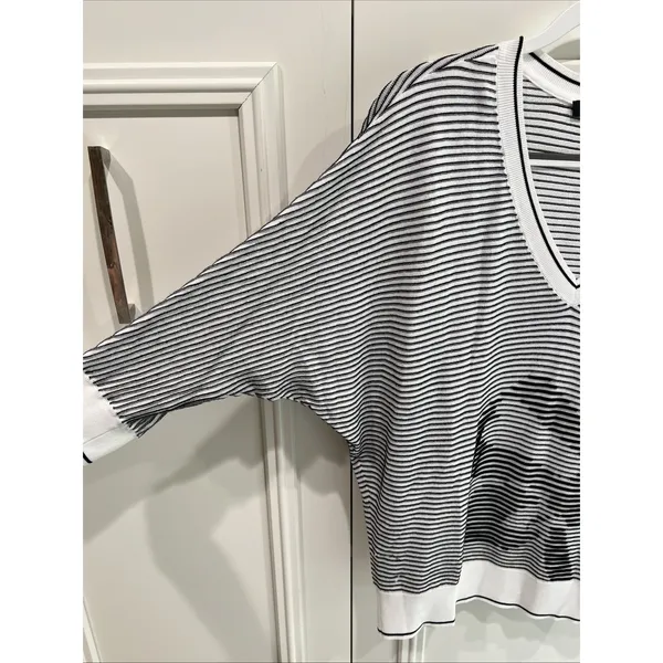 White House | Black Market Striped Abstract Floral V Neck Pullover Sweater Size Medium Lightweight - Image 3