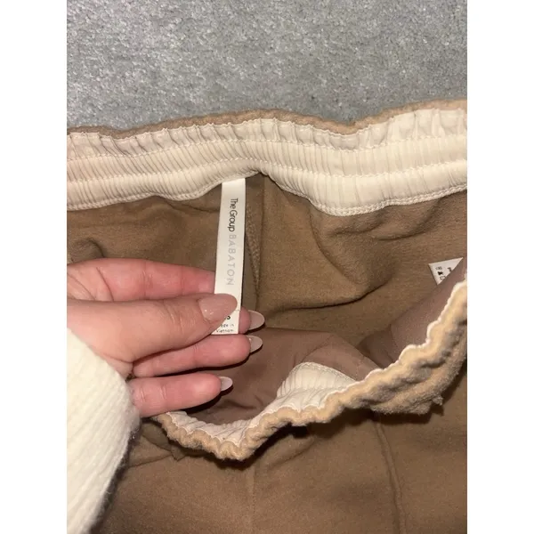 the group babaton pull on pants‎ aritzia camel xs front seam Flow Shown On Back - Image 3