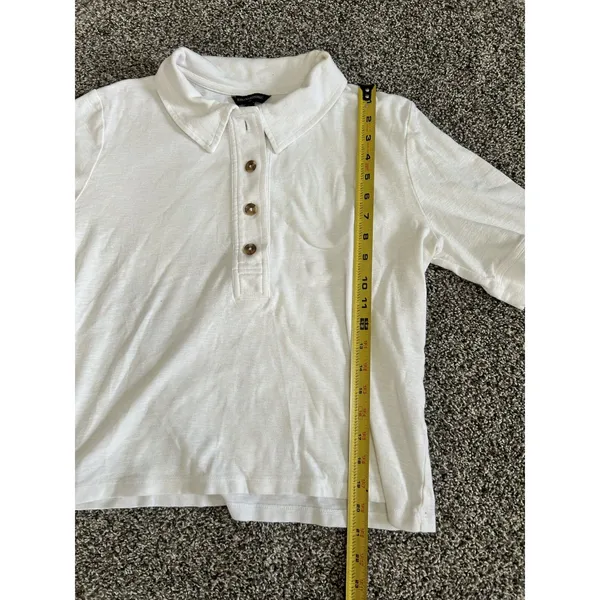 Banana Republic white short-sleeve button henley shirt M - Image 4
