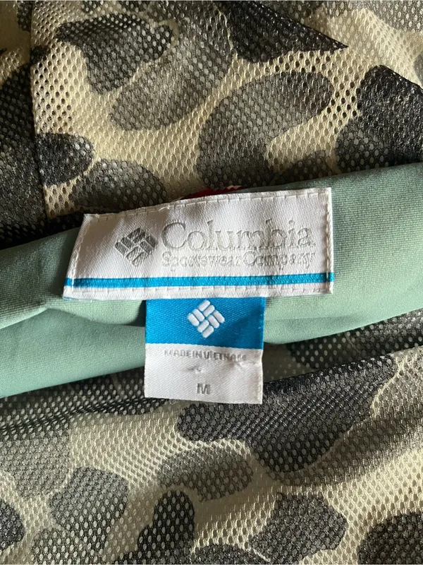 Columbia Women’s South Canyon Hooded Jacket in Sage And Gray Size M - Image 5