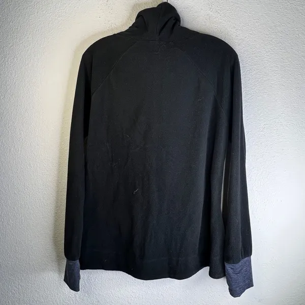 Old Navy Active Pullover Shirt‎ - Image 2