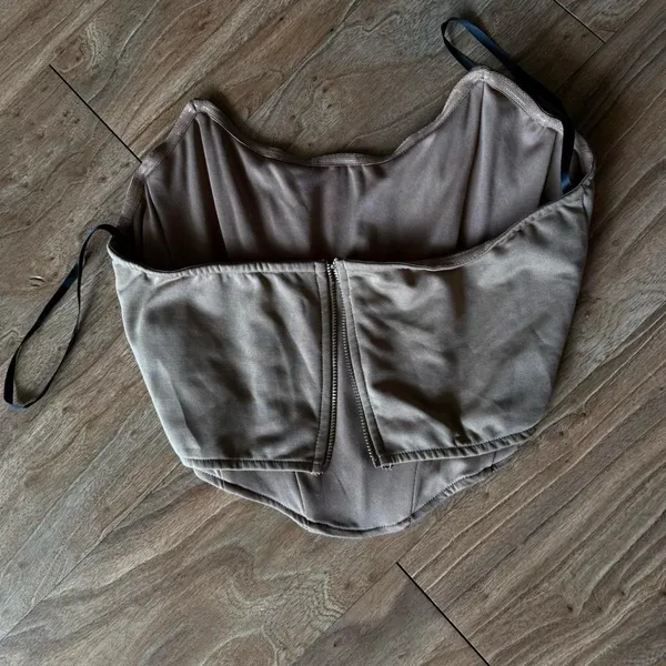 Elegant Tan Corset Top Size L - Image 3