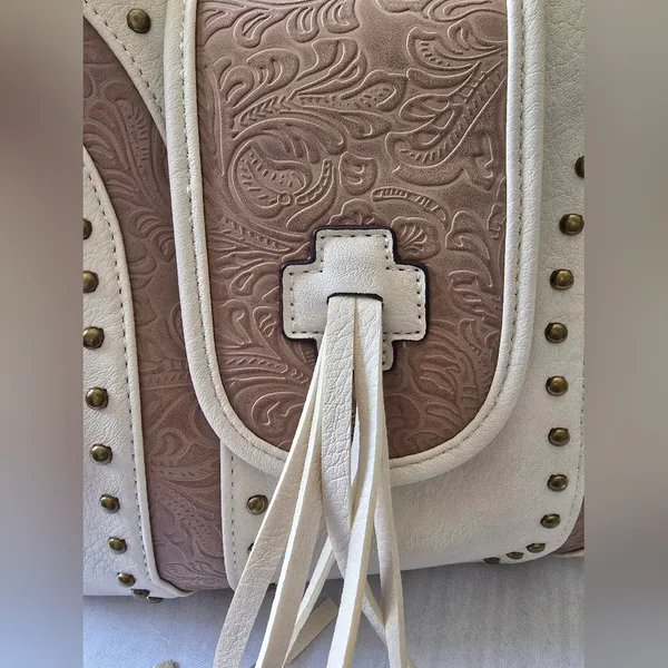 Western‎ Style Embossed Ivory/Tan Shoulder Bag - Image 5