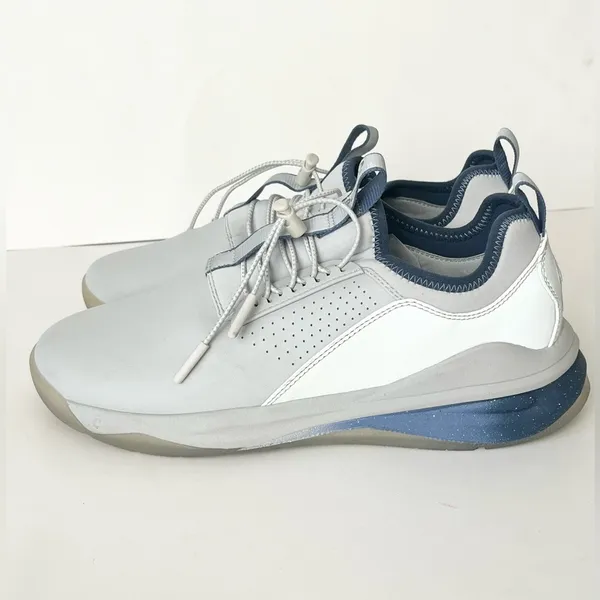 Clove reflective nurses shoes grey 9.5 Limited Edition - Image 2