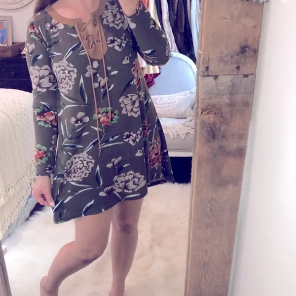 Entro floral dress size small - Image 3