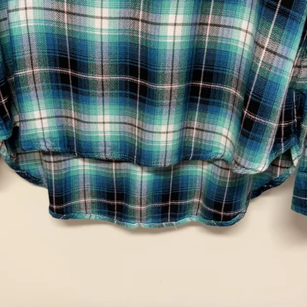 Olive & Oak Long Sleeve Plaid Blouse - Image 6