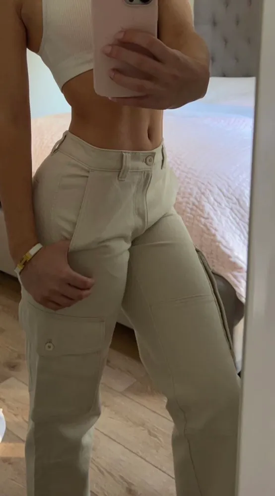 Aritzia cargo pants in cream color size 2 - Image 4