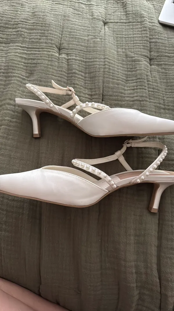 DV by Dolce Vita White Satin Kitten Heels - Image 4