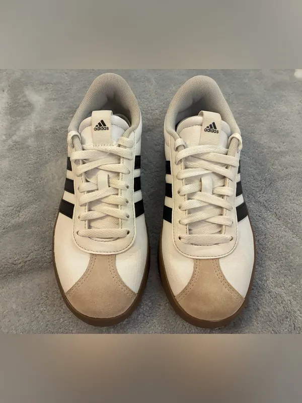 Women’s Adidas White Leather Sneakers Blue Stripes Tan Suede Toe/Heel Size 6 - Image 6