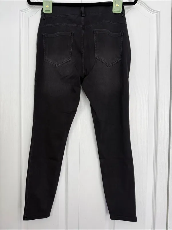 HALARA Black Skinny Stretch Jeans for Women - Image 4