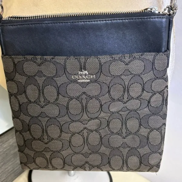 Coach Kitt Messenger Crossbody Bag Black & Signature Polished Pebble Leather - Image 2