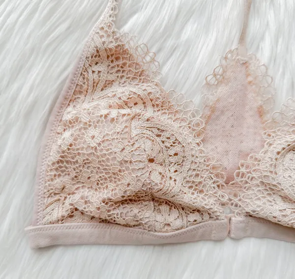 Victoria's Secret light dusty pink / ivory lace bralette - Image 3