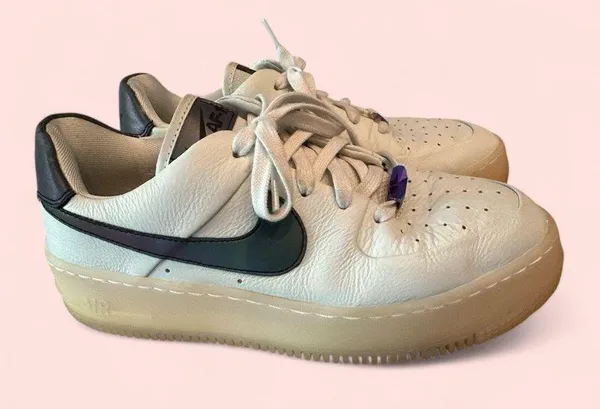 EUC Nike Air Force 1 Sage LX Low Spruce Aura Purple Sz 9 Women - Image 2