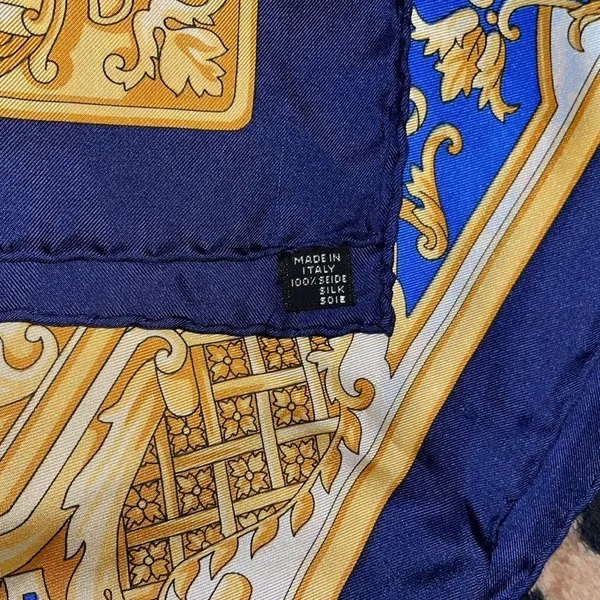 33x33 Longchamp baroque silk scarf Blue and Gold - Image 3