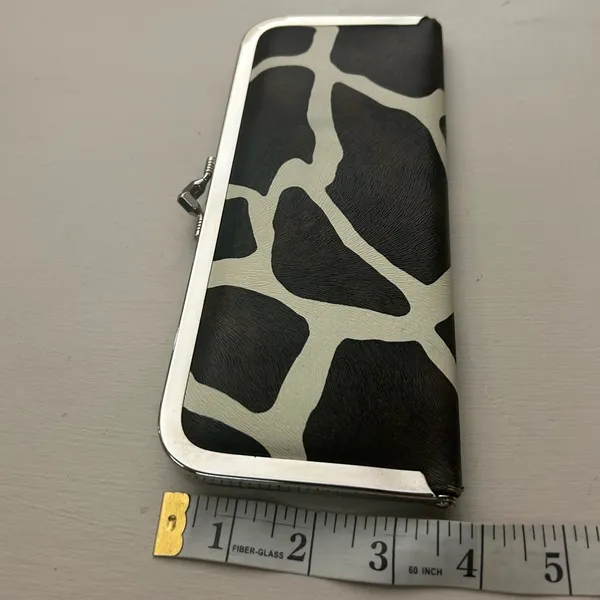 Wallet Giraffe Pattern Long Wallet Preowned light fading Black - Image 5