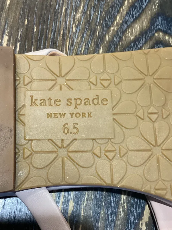 Kate Spade Blush Leather Bow Thong Sandals with Gold Spade Accent size 6.5 - Image 4