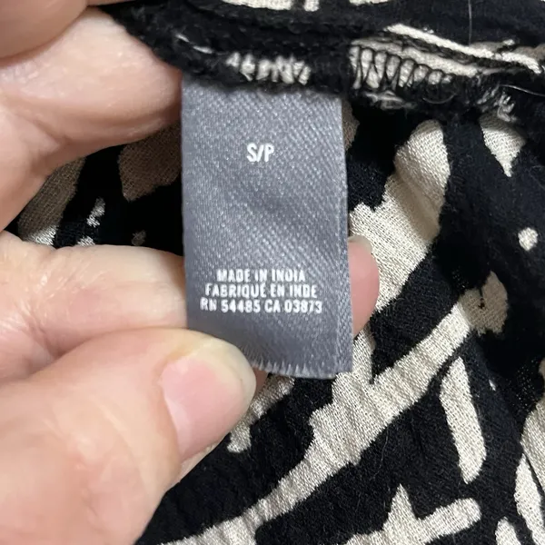 Aerie Women's Off The Shoulder Floral Print Crop Top Size Small Black‎ & White - Image 3