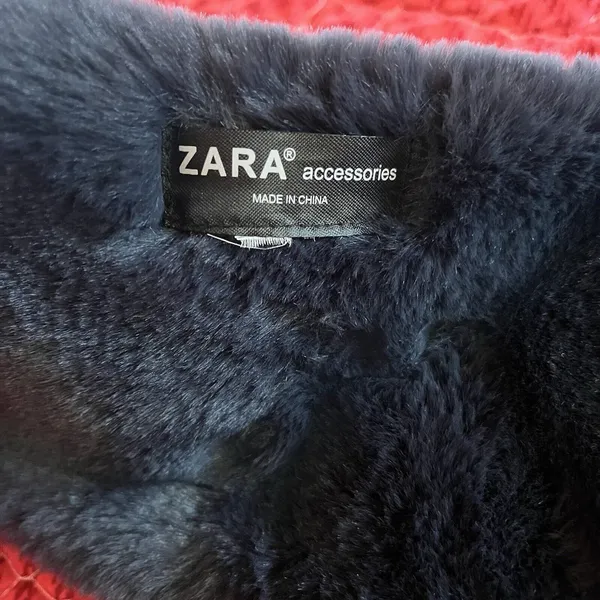 ZARA Shawl SOFT FURRY FAUX FUR STOLLE COLLAR SCARF Mob Wife Winter EUC Gray - Image 3