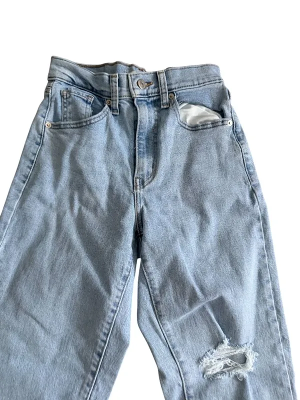 LEVIS Light Wash High Waisted Mom Jeans Size 24 - Image 4