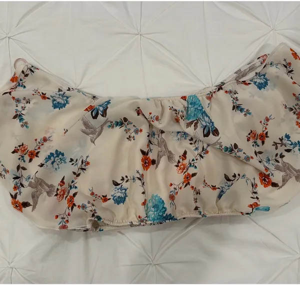 Off the Shoulder Crop Top Multiple Size M - Image 2