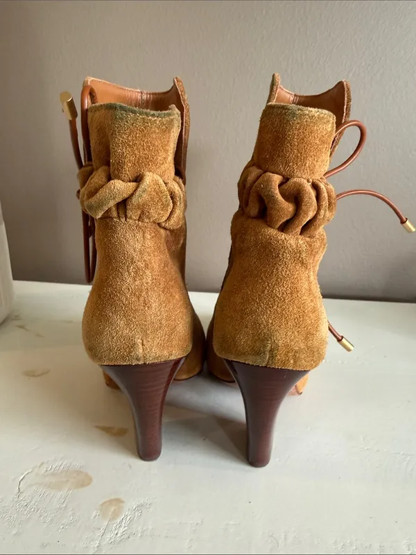 TORY BURCH Lila Ankle Bootie Camel Brown Suede 7.5 Boho Minimalist Quiet Luxury - Image 3