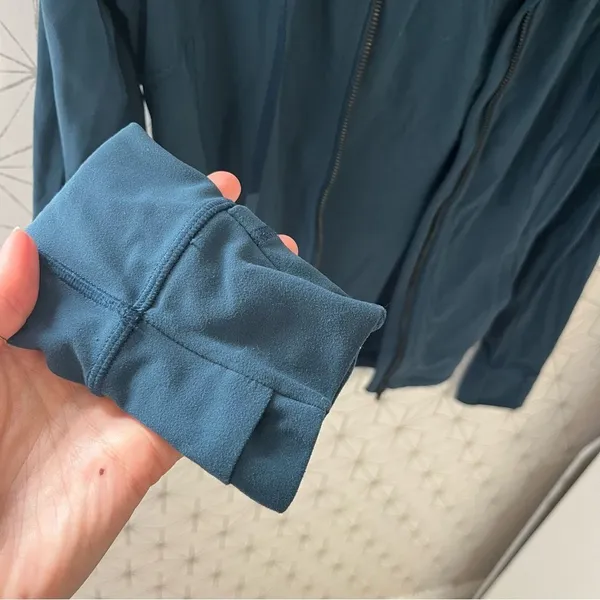 Lululemon Nulu Teal Hoodie *broken zipper - Image 3