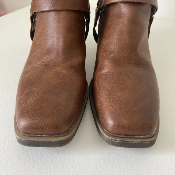 Sonoma women’s‎ whiskey cognac ankle boots — size 8.5 - Image 2