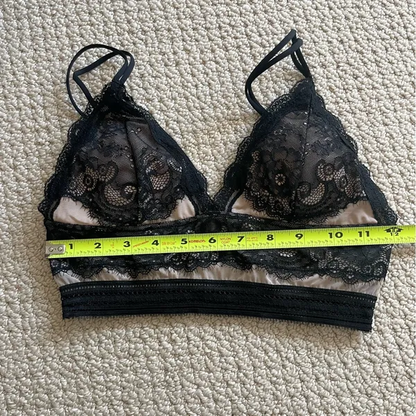 DYNAMITE Black Lace Sheer Illusion Triangle Long Line Bralette XS - Image 4