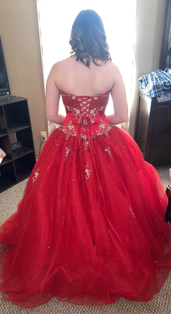 Prom Dress Red Size 4 - Image 3