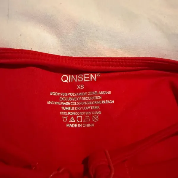 Qinsen Red Strappy Open Back Camisole Top XS V-Neck Stretch Tank NWT - Image 8