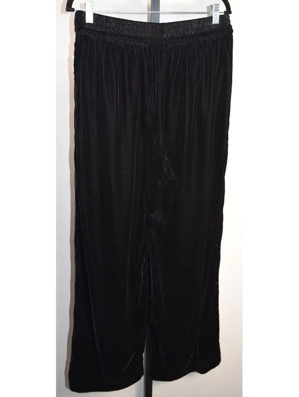 NWT GAP Women's Black Velvet Lounge Pants Medium - Image 2