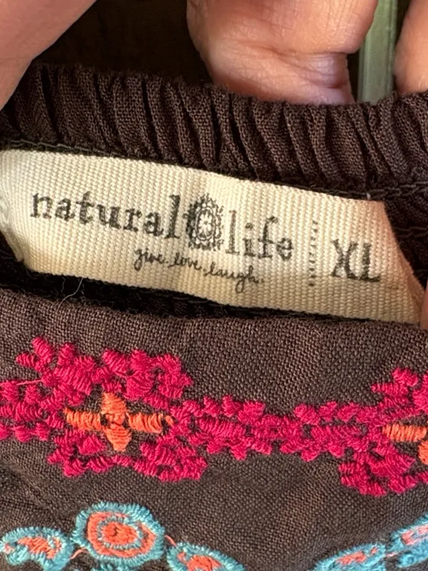 EUC NATURAL LIFE Embroidered Crop Top Size XL - Image 6
